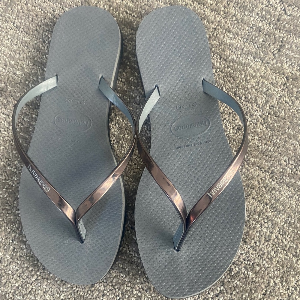 Havianas Size 9